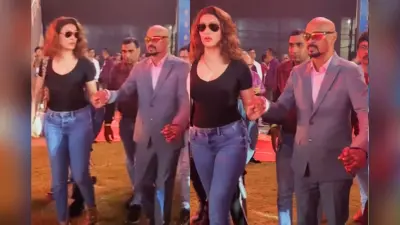 मुंबई स्टेडियम में पत्नी के साथ आए Vinod Kambli, हाथ पकड़कर सहायता करती नजर आईं एंड्रिया