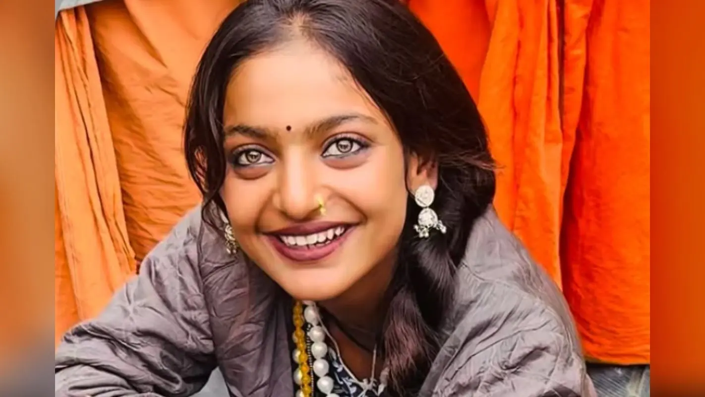 Bhojpuri Adda: महाकुंभ की मोनालिसा बनी भोजपुरी की नई सेंसेशन, म्यूजिक इंडस्ट्री गाना बनाने के लिए हुई बेकाबू