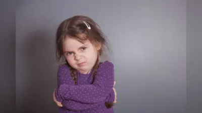 Parenting Tips: क्यों आपके बच्चे करने लगते हैं गलत व्यवहार? जानें कारण और सुधार के तरीके