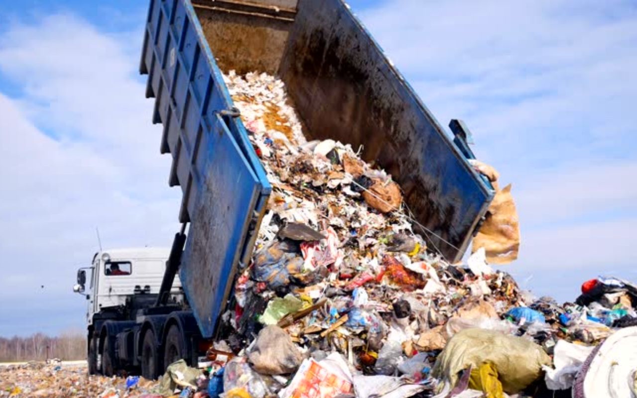 Bihar News: ड्रोन से डंप साइट पर जमा कचरे का अध्ययन करेंगी छह एजेंसियां, विभाग को रिपोर्ट करेगी चयनित एजेंसी