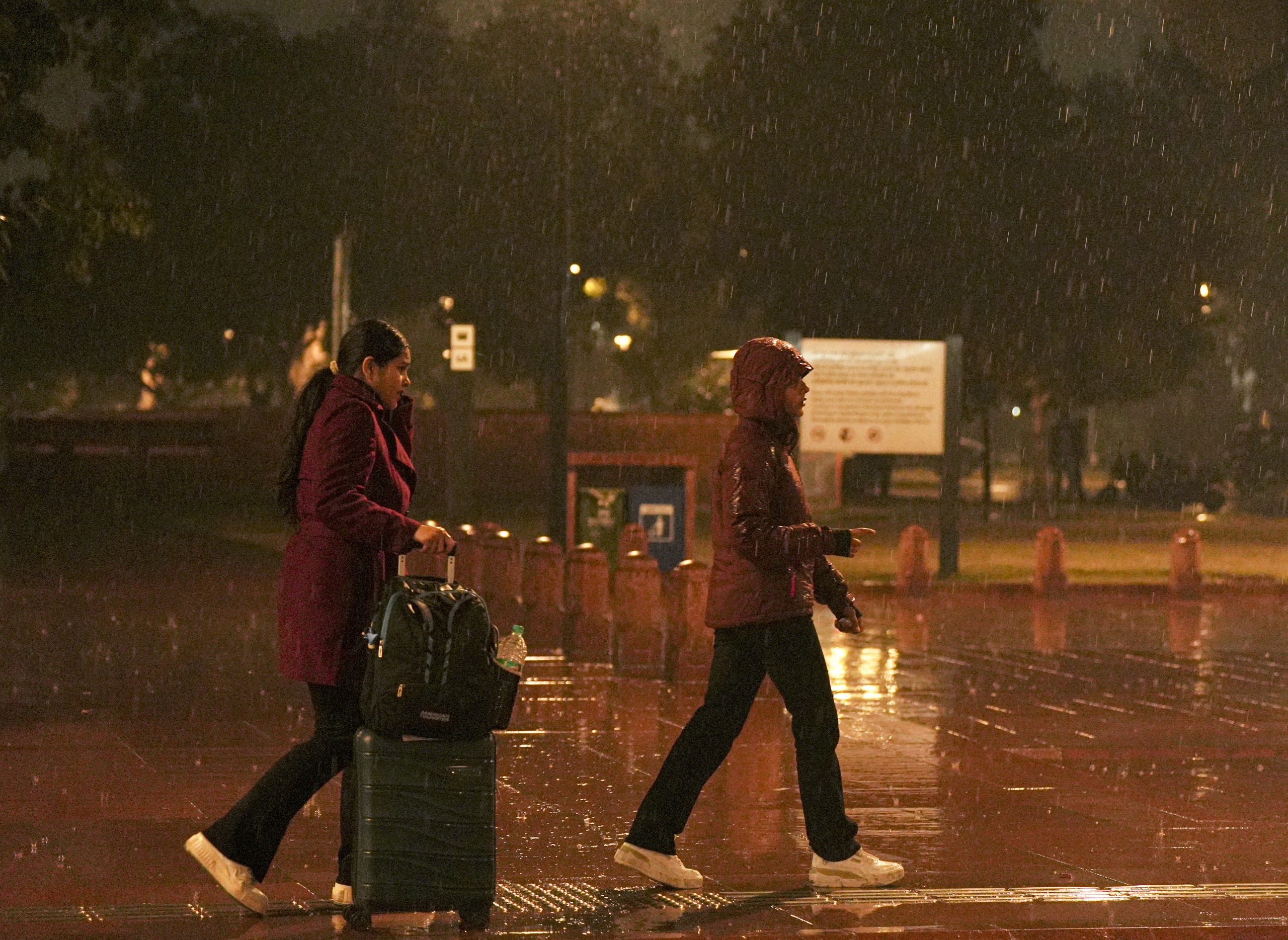 Thunderstorm Warning: 27-28 फरवरी को आंधी-तूफान का अलर्ट, भयंकर बारिश की चेतावनी, दिल्ली-NCR समेत इन राज्यों में मौसम का कहर