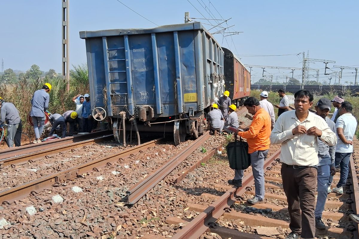 Jharkhand Train Accident: सरायकेला में फिर हुआ रेल हादसा, मालगाड़ी हुई बेपटरी, आवागमन बाधित