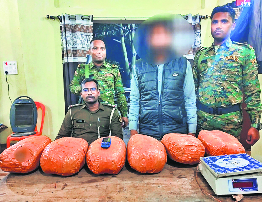 गांजे की खरीद-बिक्री करने में तस्कर गिरफ्तार