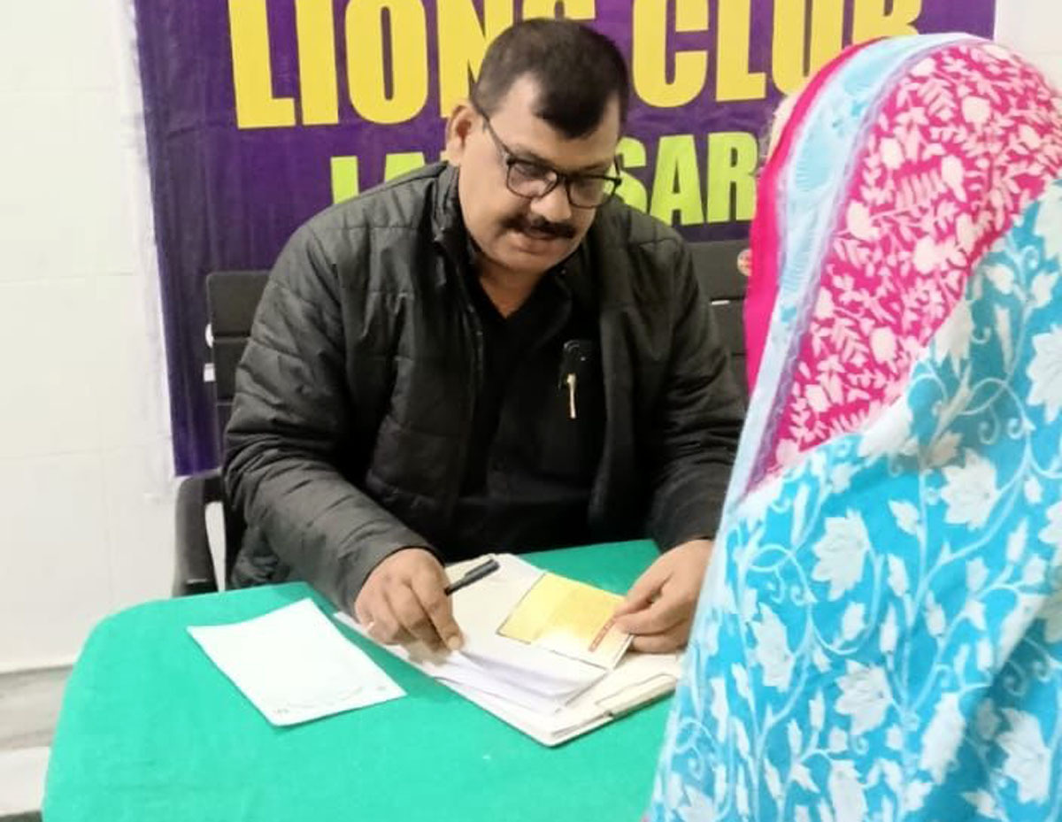 लायंस क्लब के निशुल्क स्वास्थ्य जांच शिविर में 176 लोगों की हुई जांच