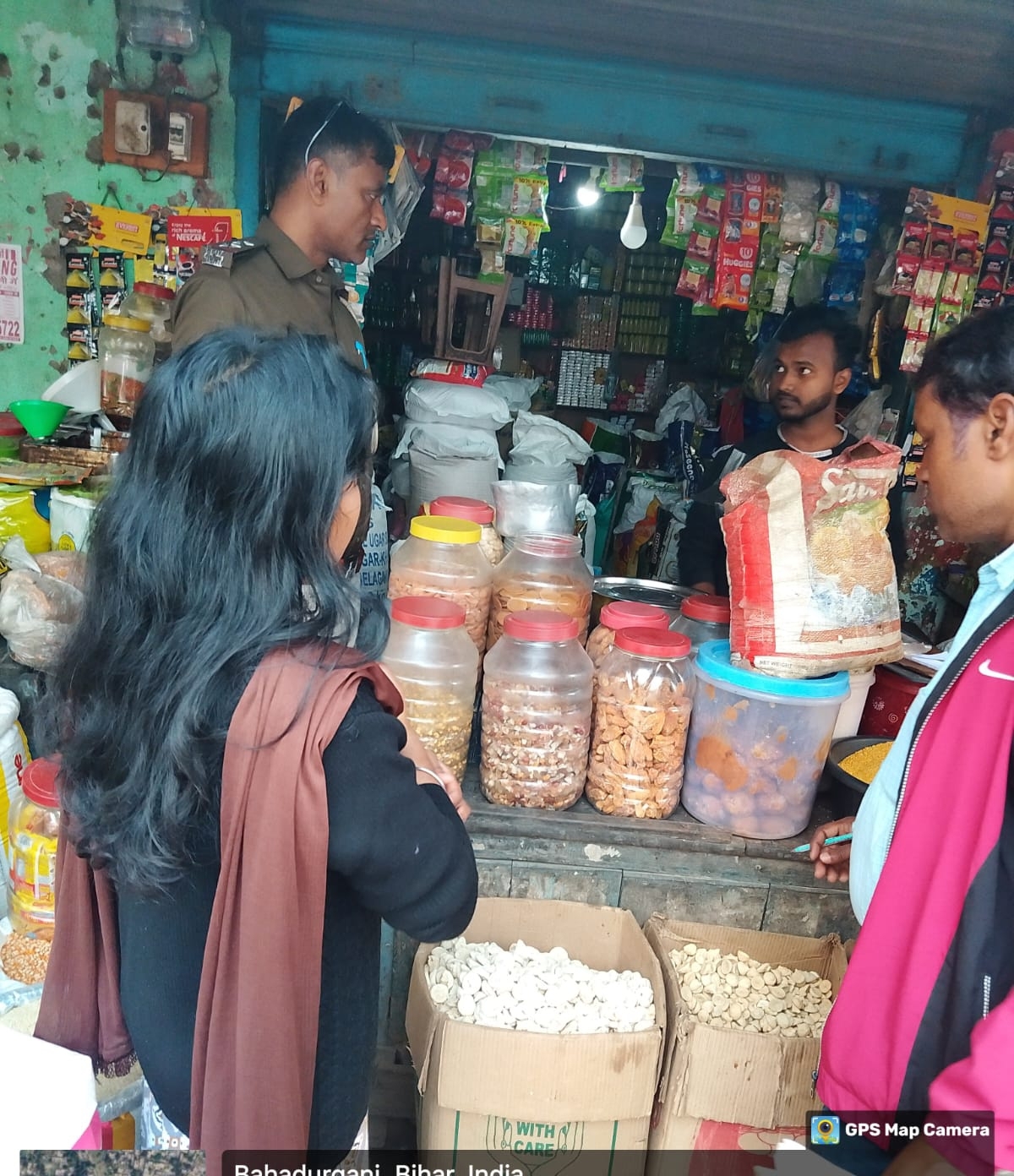 प्रतिबंधित प्लास्टिक के उपयोग के खिलाफ नप का अभियान, दुकानदारों से वसूला जुर्माना