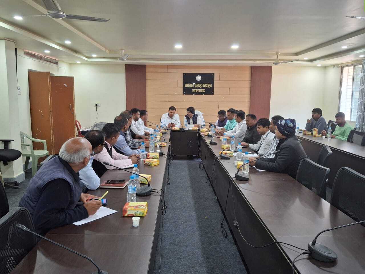 छात्रों व लाभुकों के खाता खोलने में न बरतें कोताही: बीडीओ