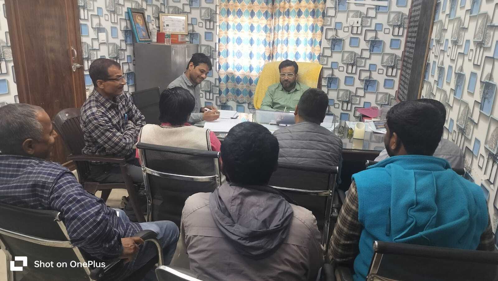 बीडीओ ने पीएम आवास योजना को लेकर की समीक्षा