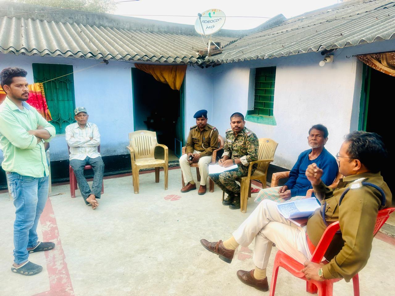 युवती की आत्महत्या को लेकर डीएसपी ने परिजनों से की पूछताछ