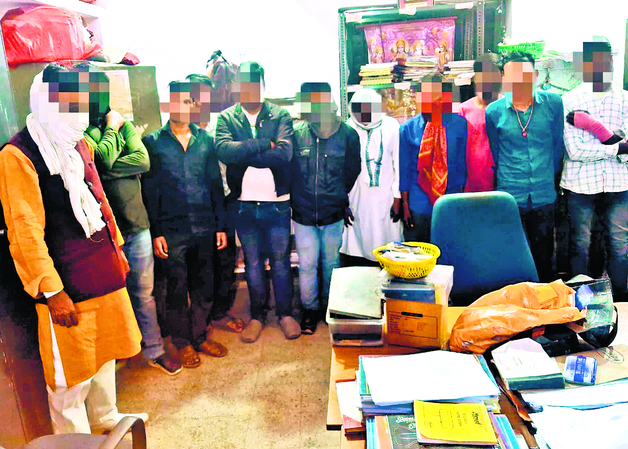 पुलिस का जुआ के अड्डे पर छापा, 11 जुआरी गिरफ्तार