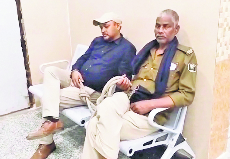 Bhojpur News : फर्जी प्रमाण पत्र पर नौकरी कर रहा शिक्षक गिरफ्तार