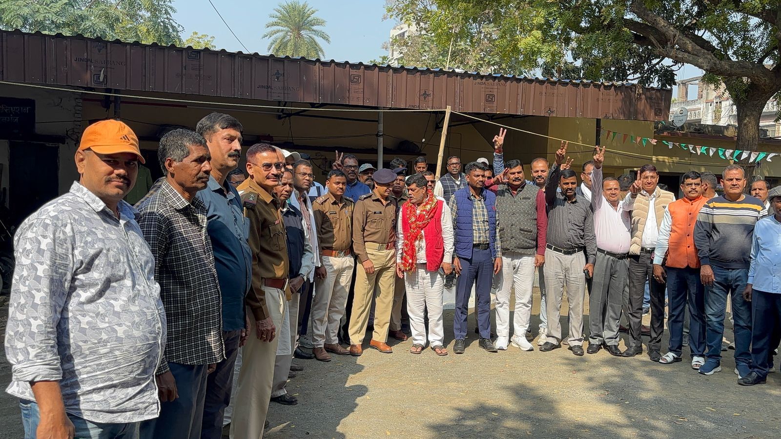 दो गुटों के प्रत्याशी साहिबगंज पहुंचे, अपने पक्ष में मांगा वोटc