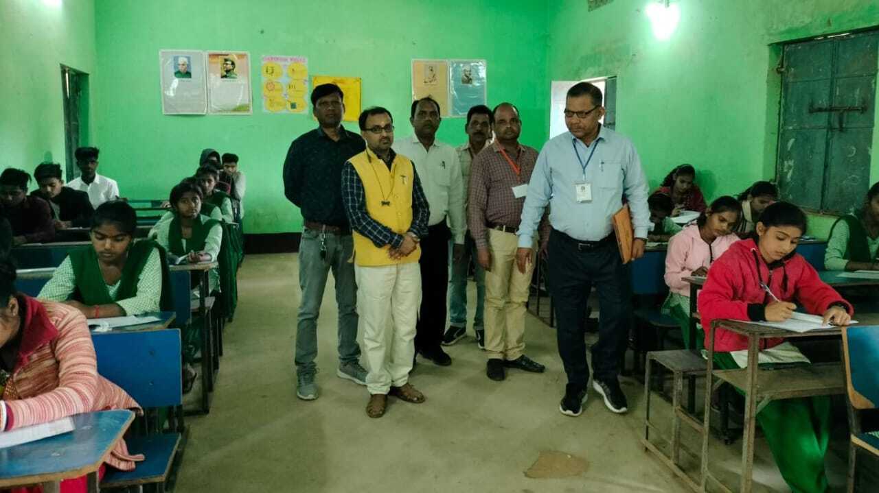 जैक ऑब्जर्वर परीक्षा केंद्र का किया औचक निरीक्षण