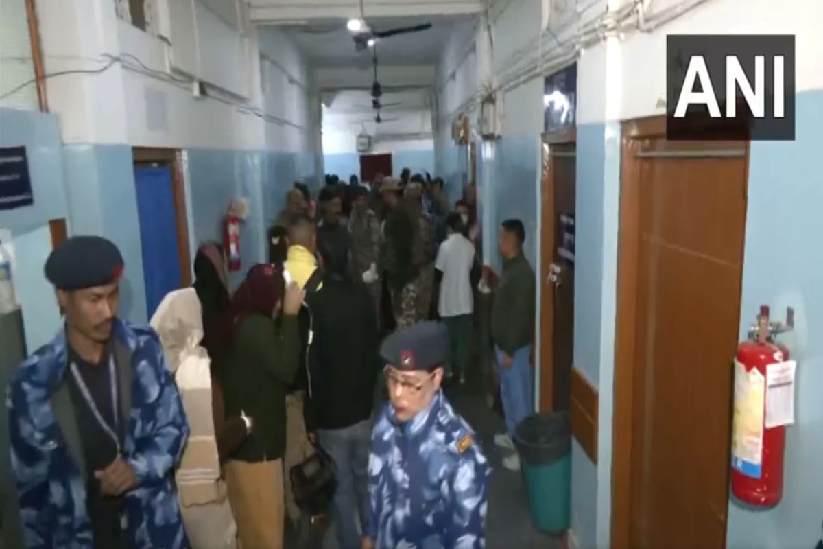 Manipur Firing: मणिपुर में CRPF जवान ने की अपने दो साथियों की हत्या, खुद को भी मारी गोली