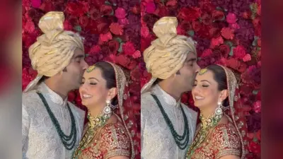 Viral Video: पैपराजी के सामने कपूर खानदान के बेटे ने अपनी दुल्हनिया को किया KISS, फैंस को याद आने लगी तारा सुतारिया