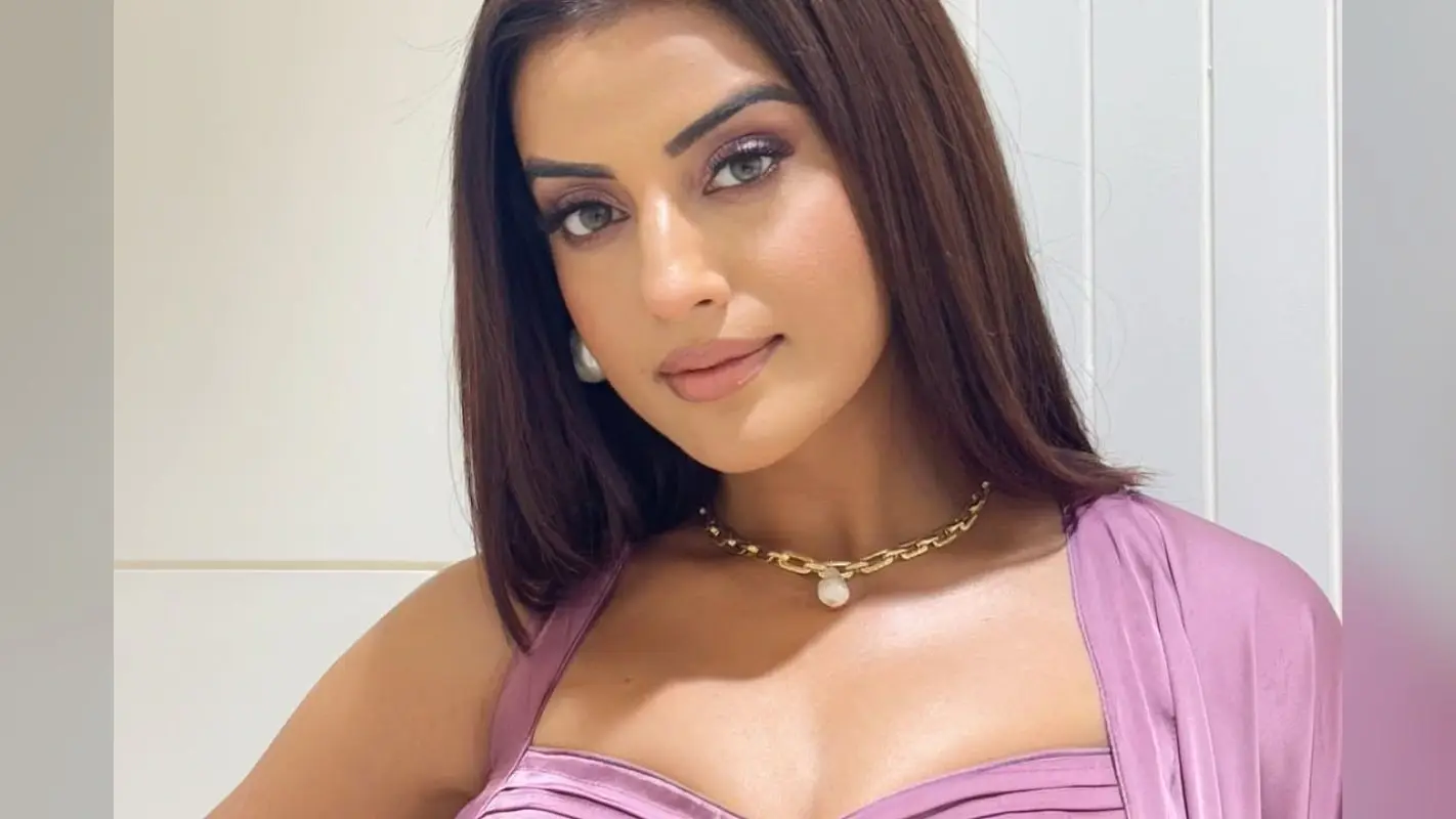 Akshara Singh Holi Songs: होली के सेलिब्रेशन में डूबी अक्षरा सिंह, आप भी देखें VIDEO