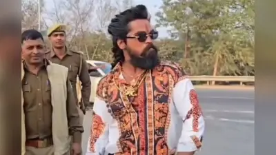 Viral Video: महाकुंभ में यूपी पुलिस के सामने ही अल्लू अर्जुन बोलने लगे- झुकेगा नहीं पुष्पा, वायरल वीडियो ने उड़ाए सबके होश