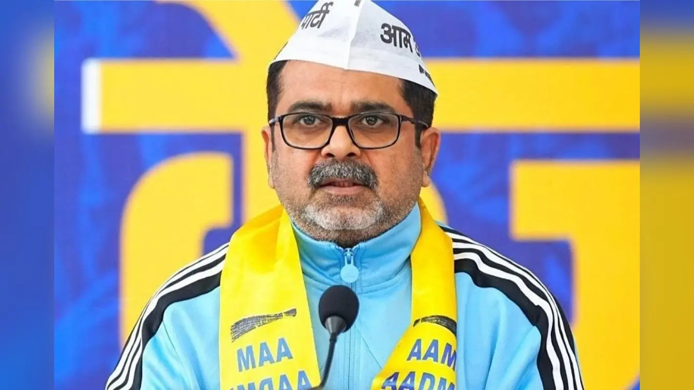 Delhi Election Result: राजा बनाने वाले अवध ओझा की हवा टाइट, जानें क्या हुआ?