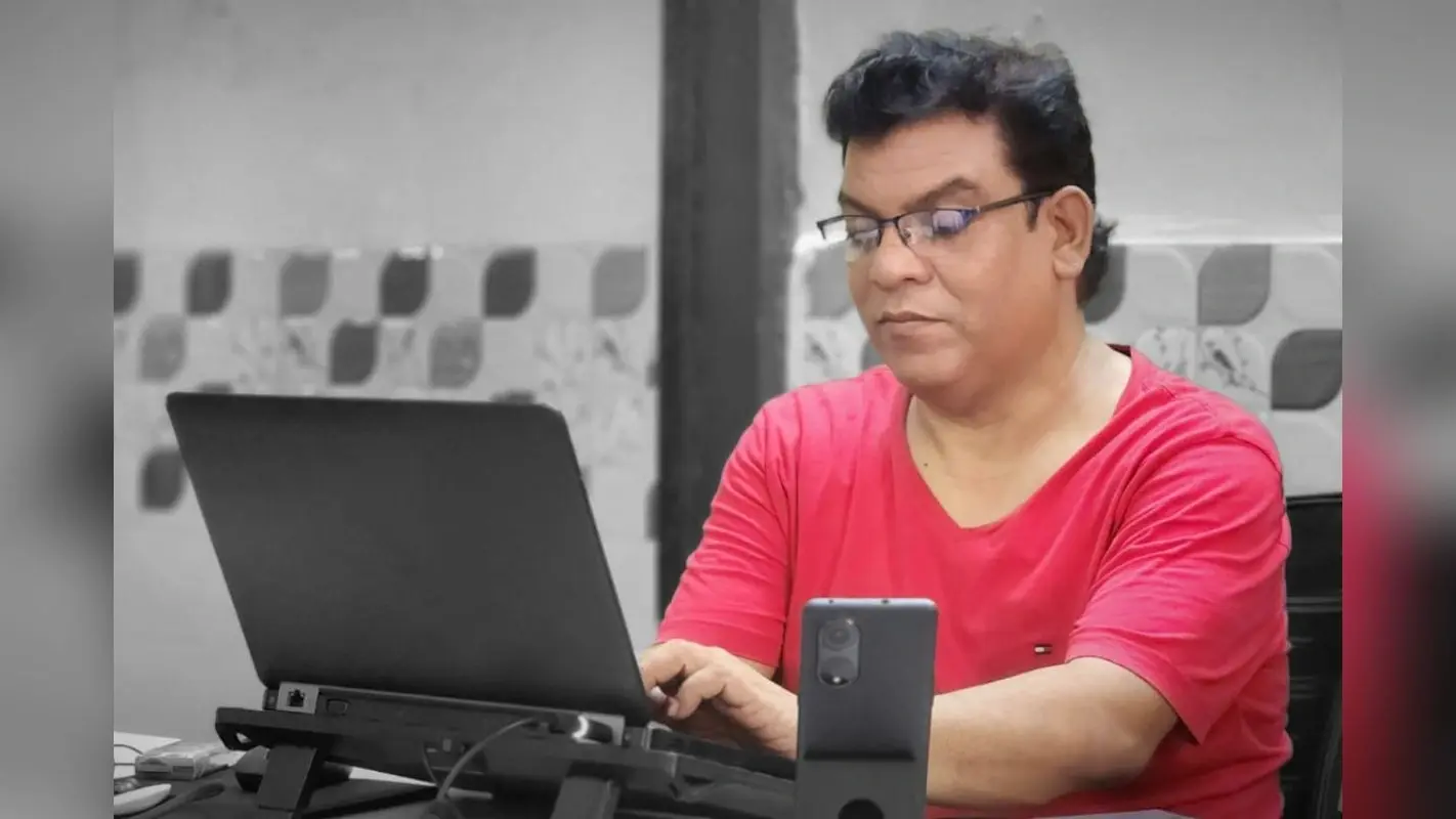 खेसारी लाल यादव की ‘दबंग सरकार’ ने बदली जिंदगी, पवन सिंह की ‘लाखन सिंह’ होगी रिलीज, कौन हैं भोजपुरी स्क्रीन राइटर मनोज पांडेय?