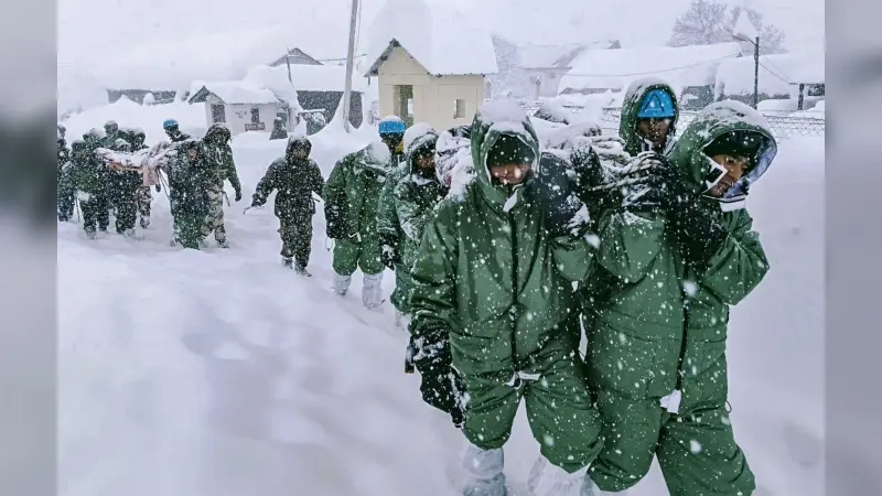 Chamoli Avalanche: 57 में से 32 मजदूरों को निकाला गया बाहर, 25 अब भी फंसे, सीएम धामी जाएंगे चमोली