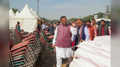 Delhi CM Oath Ceremony: दिल्ली में शपथ ग्रहण की तैयारी तेज, रामलीला मैदान में लग रहे टेंट और सोफे, देखें Video