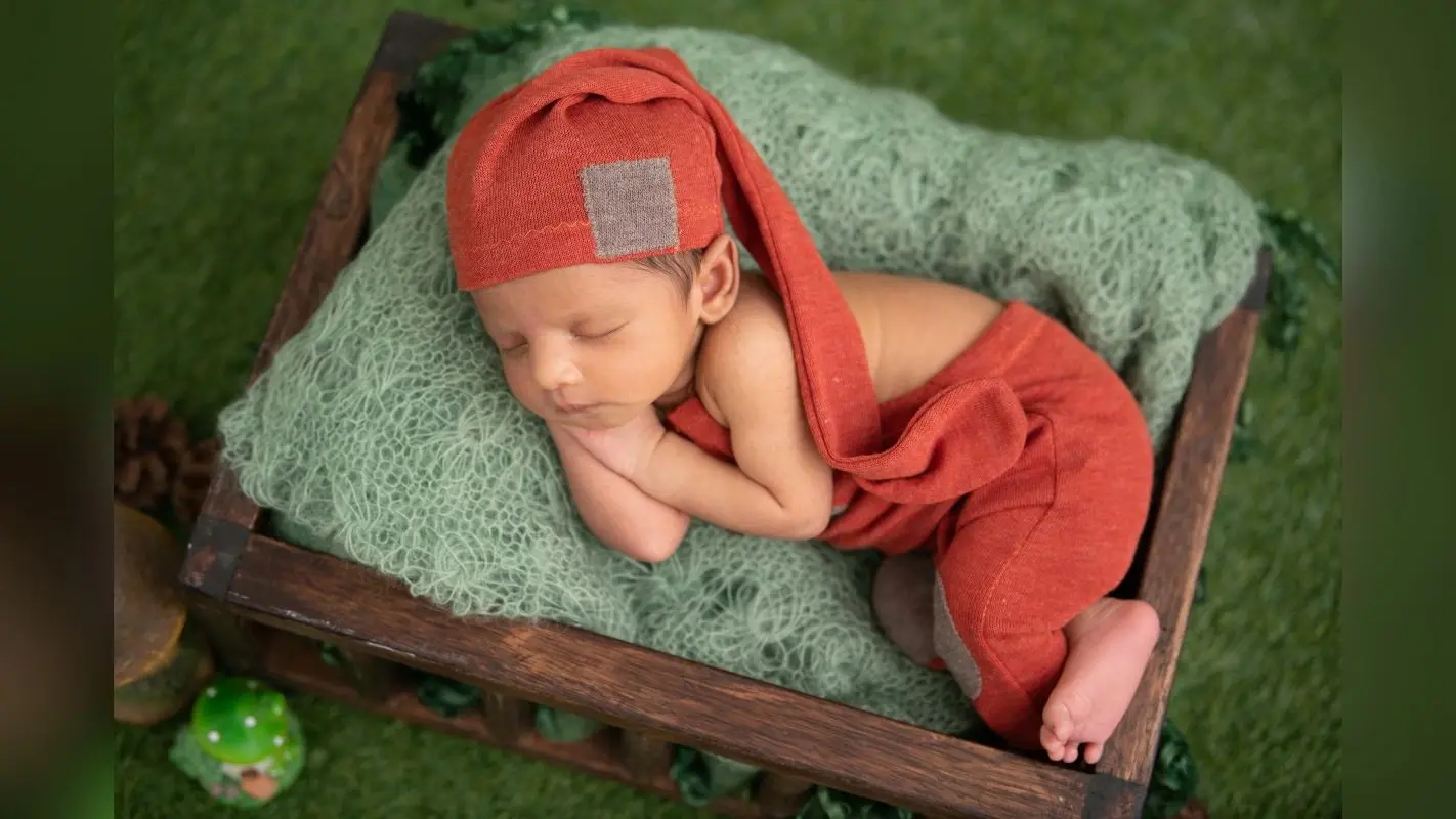 Baby Names: सुख-समृद्धि से भरा होगा जीवन, अपनी देवी सी बेटी के लिए यहां से चुनें मां लक्ष्मी से प्रेरित नाम