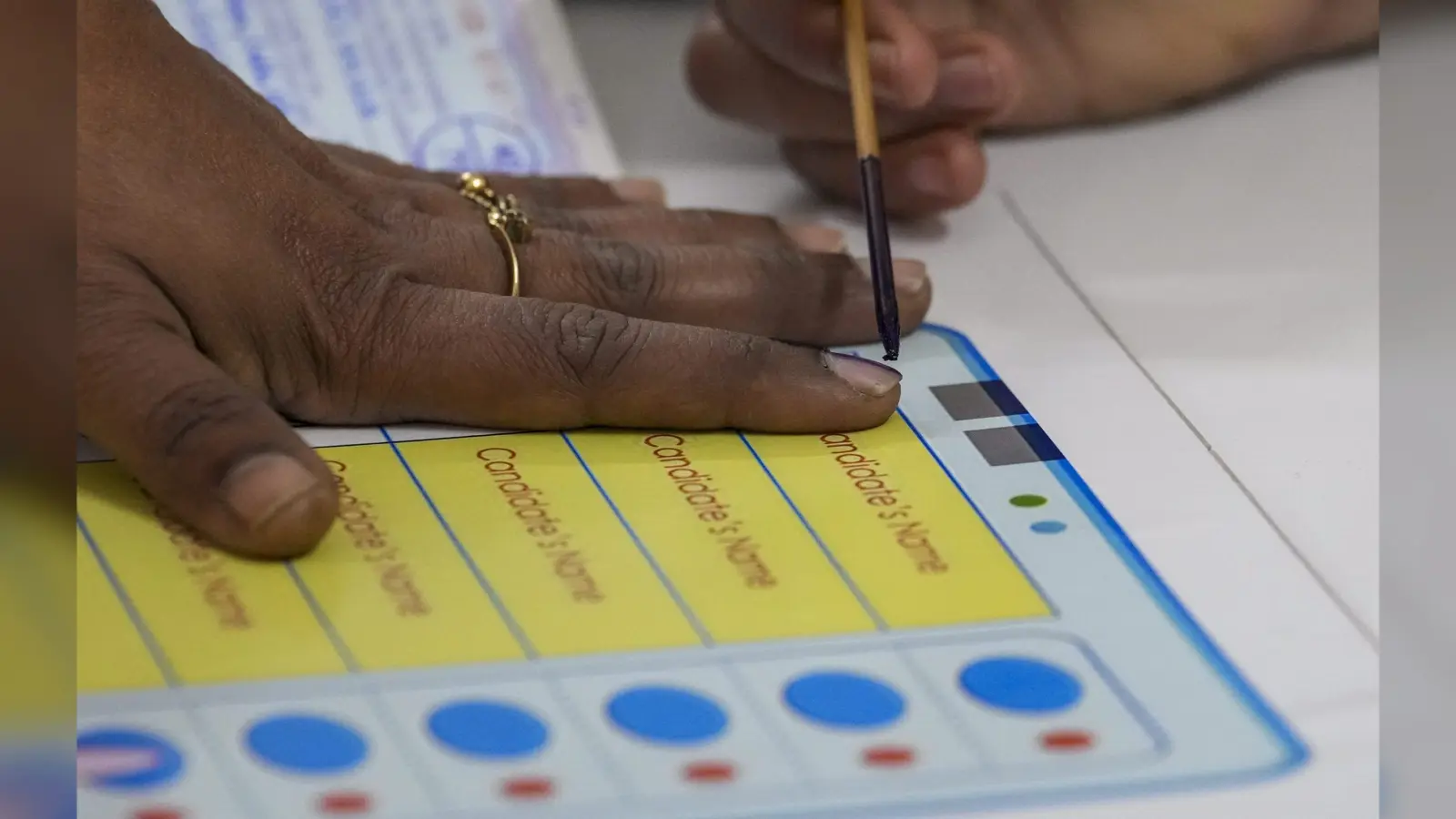 Delhi Assembly Election 2025: दिल्ली में 58 फीसदी मतदान, EVM में 699 उम्मीदवारों की किस्मत लॉक