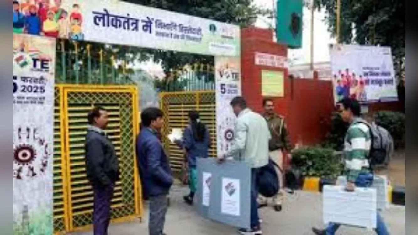 Delhi Election 2025: दिल्ली में वोटिंग के दौरान मचा हंगामा, BJP ने फर्जी वोटिंग का लगाया आरोप