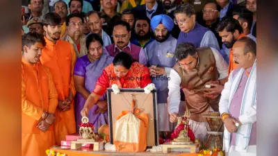 Delhi Cabinet Portfolio: दिल्ली में विभागों का बंटवारा, सीएम रेखा गुप्ता संभालेंगी वित्त, प्रवेश PWD, जानें किसके पास गया गृह मंत्रालय