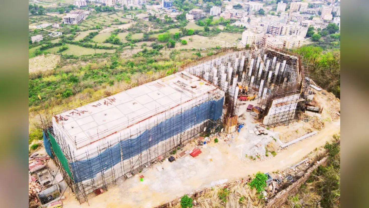L&T को धनबाद डीसी ने दिया अल्टीमेटम, मार्च 2025 तक पूरा करें काम