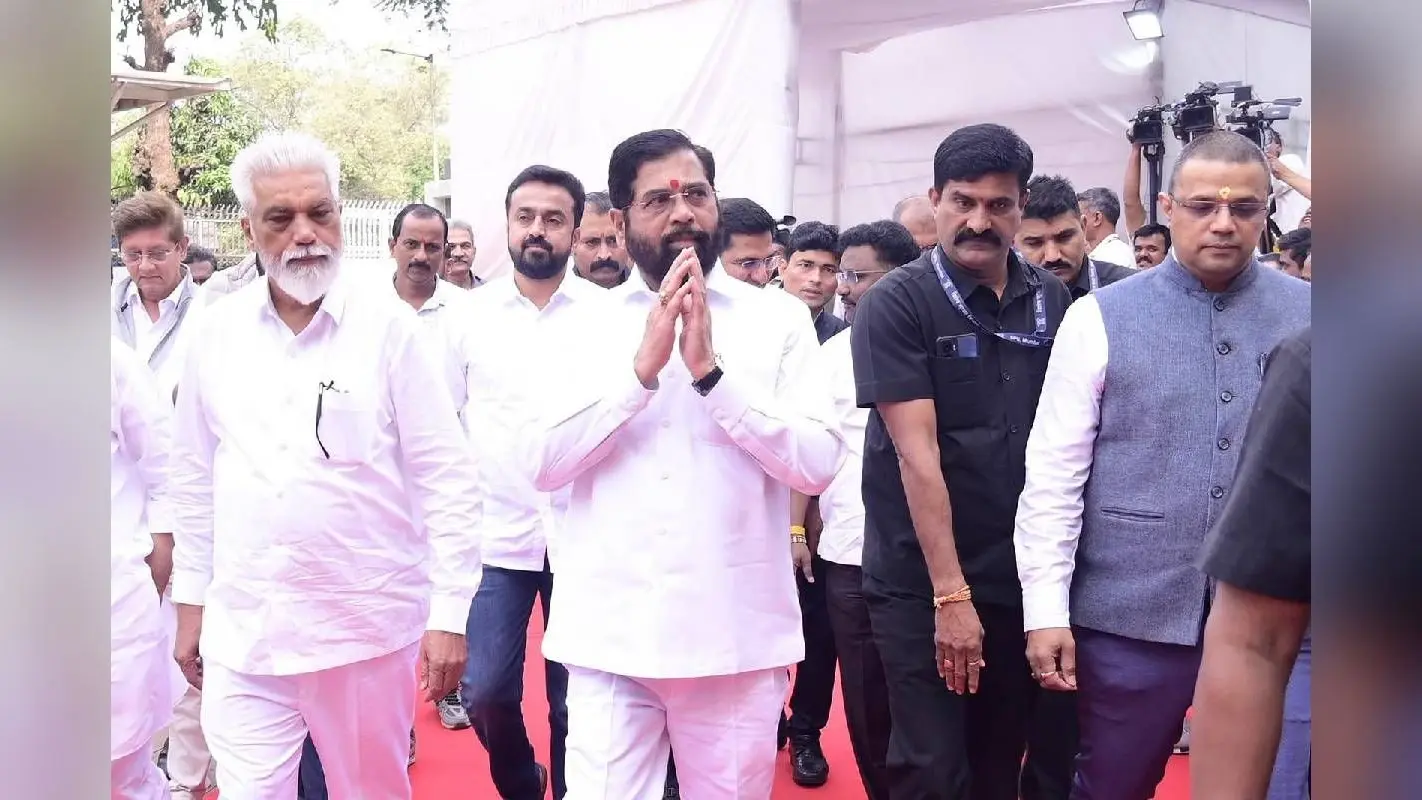 Maharashtra Politics : महाराष्ट्र की राजनीति में आएगा भूचाल? बोले एकनाथ शिंदे- हल्के में मत लेना