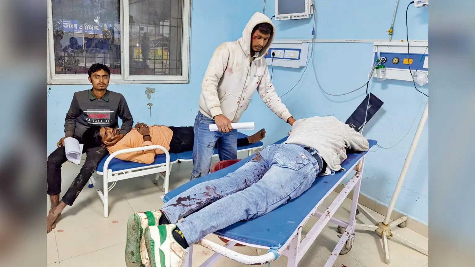 दो बाइकों की सीधी भिड़ंत में चार जख्मी