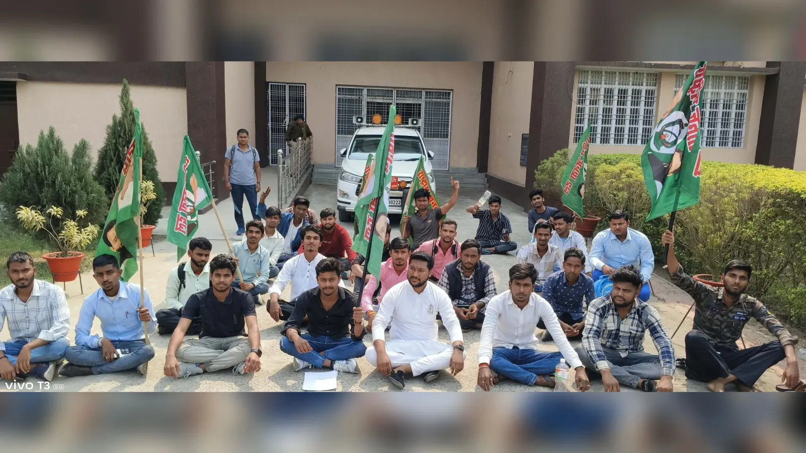 17 सूत्री मांगों को लेकर छात्र राजद का पूर्णिया विवि के समक्ष धरना-प्रदर्शन