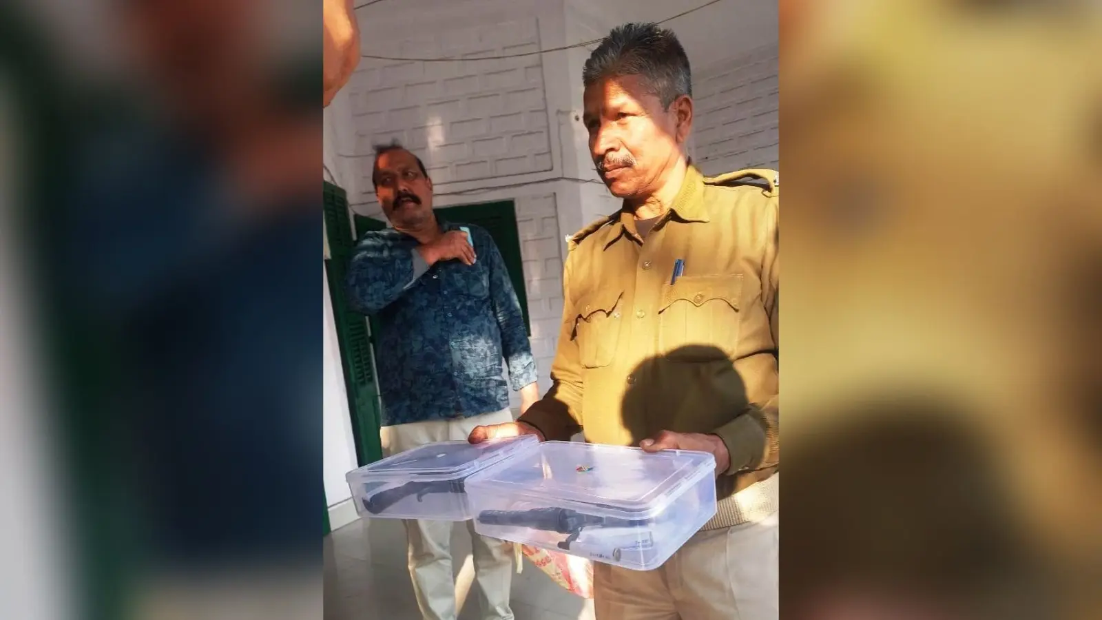 गेहूं की खेत में घास काटने के विवाद में मारपीट, पिस्तौल व कारतूस के साथ एक गिरफ्तार