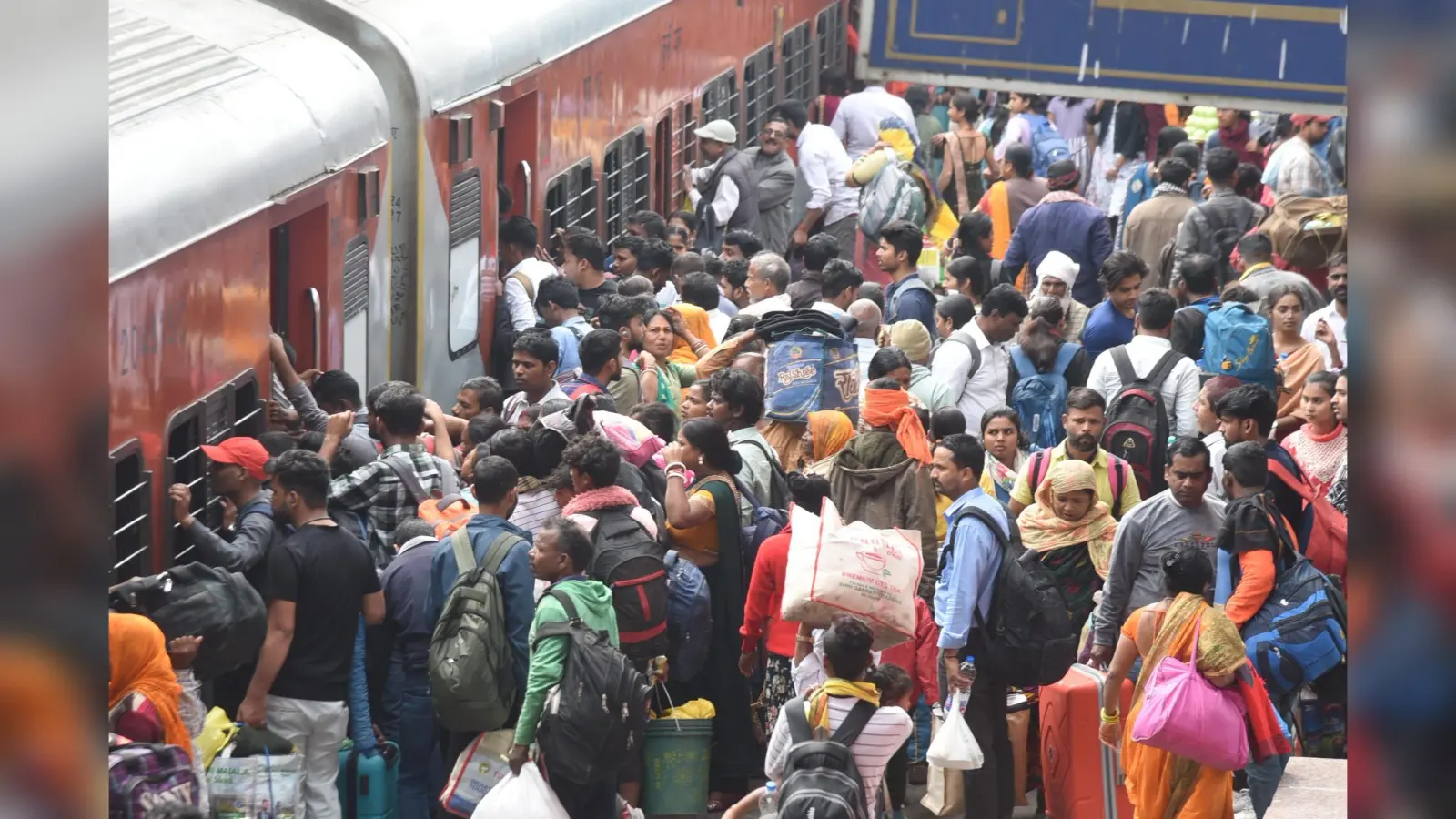 Patna News : महाकुंभ में अंतिम स्नान को भीड़ बढ़ी, तो झाझा व प्रयागराज के लिए खुलीं स्पेशल ट्रेनें