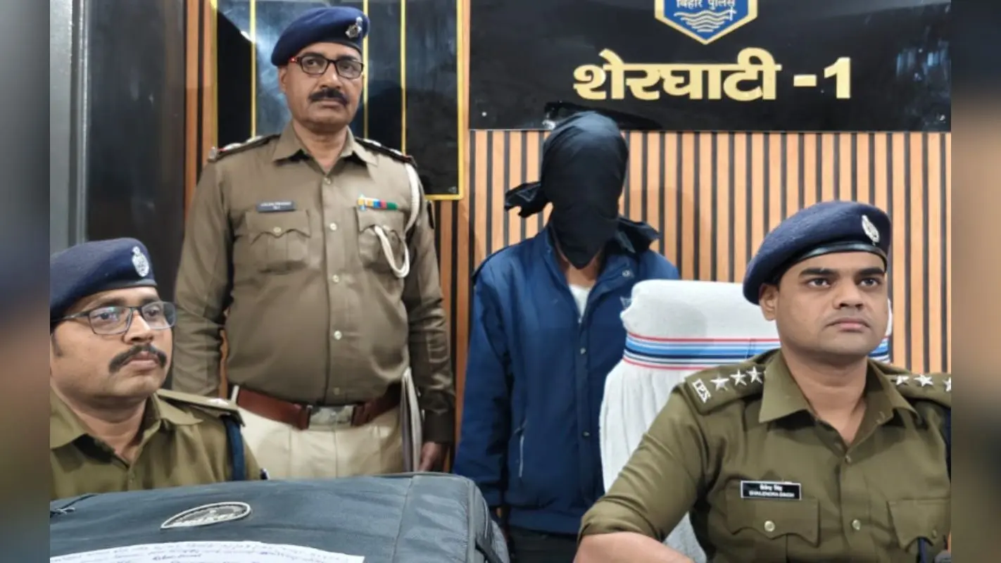 Gaya News: थाना के ऊपर ड्रोन उड़ाने वाले के पास से मिला 33 सिम कार्ड, जानें पुलिस को क्या थी आशंका