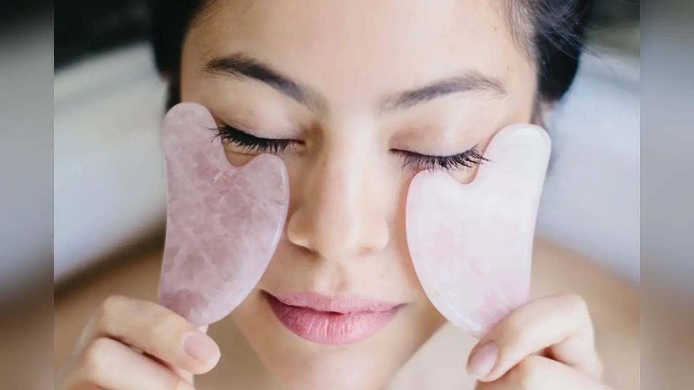 Benefits of Gua sha Massage: गुआ शा मसाज के फायदे- जानें कैसे यह त्वचा और सेहत के लिए है फायदेमंद