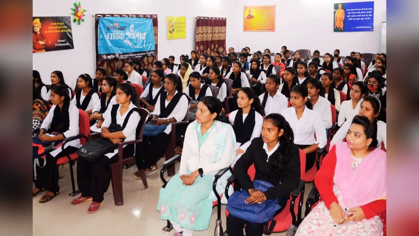 प्रभात खबर के ‘स्वस्थ बेटियां, खुशहाल परिवार’ कार्यक्रम में डॉक्टर ने कहा- स्वास्थ्य के प्रति सचेत रहें, बैलेंस डायट लें, मेडिटेशन करें