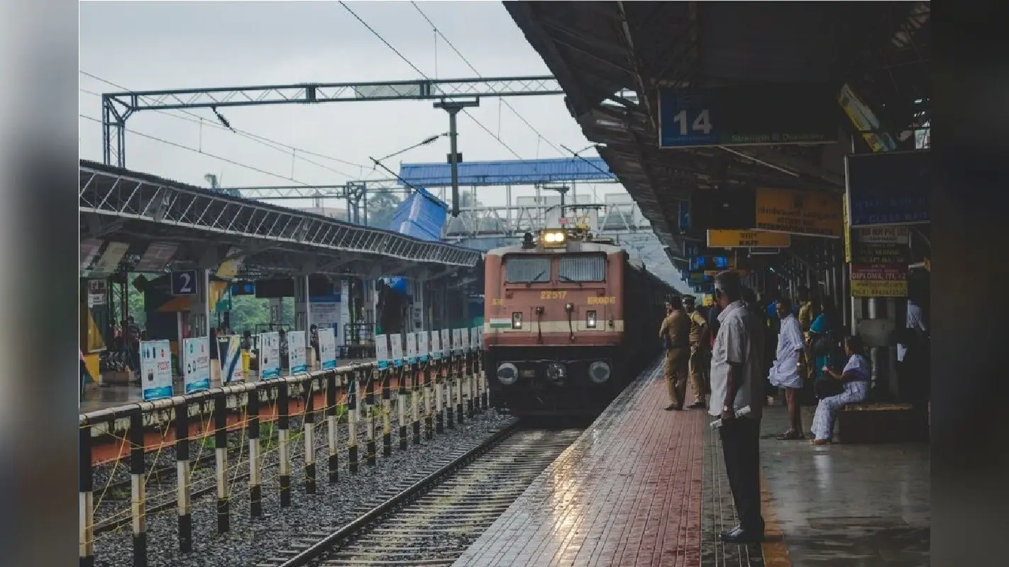Mahakumbh Mela 2025 : ट्रेन से जा रहे हैं महाकुंभ तो इस नये नियम के बारे में जान लें, नहीं तो फंस जाएंगे