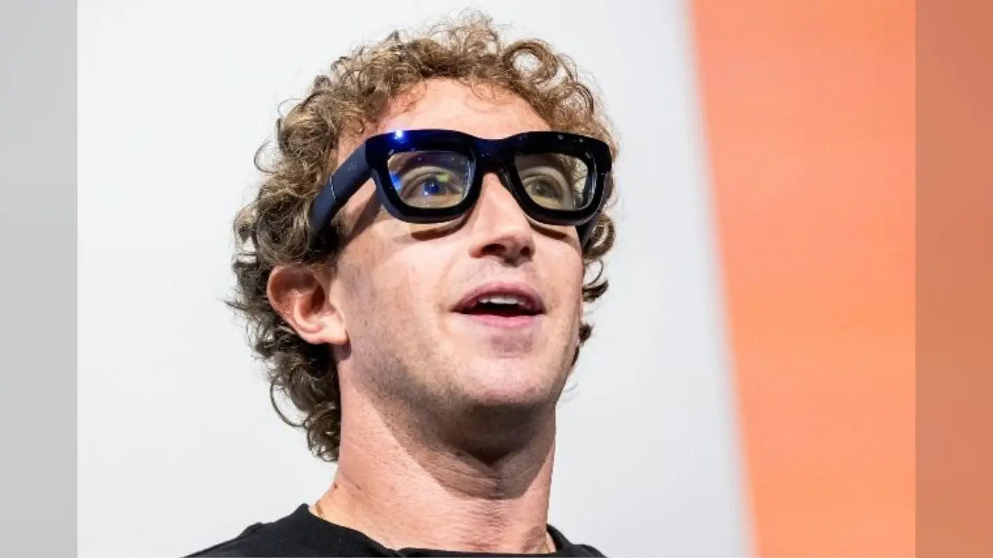 Mark Zuckerberg ने की स्मार्टफोन्स के अंत की भविष्यवाणी, यह गैजेट लेगा उसकी जगह