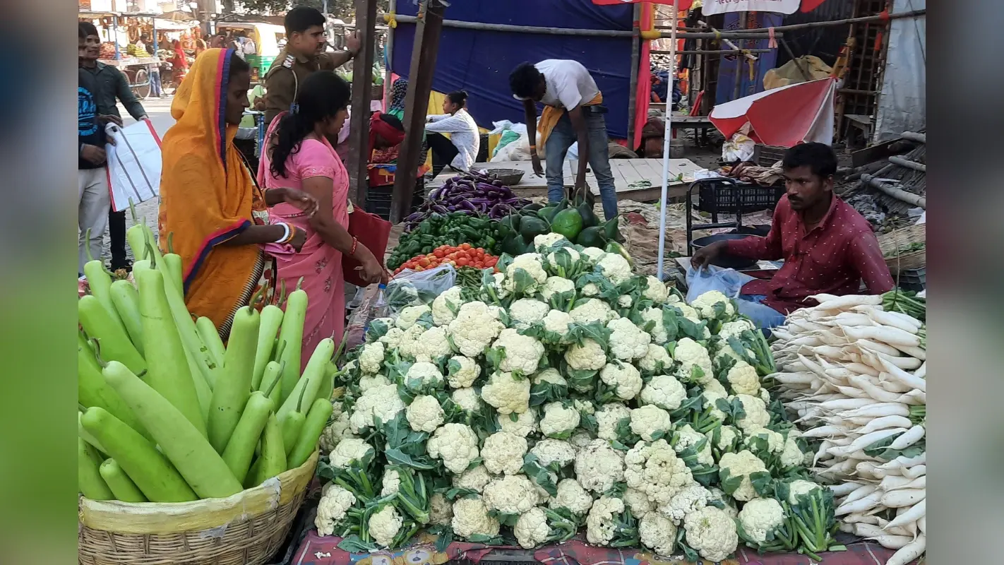 Muzaffarpur: रोजाना 50 लाख का होता है सब्जियों का कारोबार, सुविधा के नाम पर टॉयलेट तक नहीं