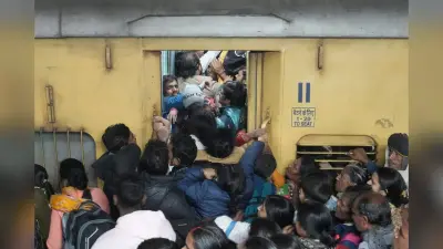Delhi Railway Station Stampede: नई दिल्ली स्टेशन में भगदड़ की वजह आई सामने, पुलिस ने बताया क्यों मची अफरातफरी