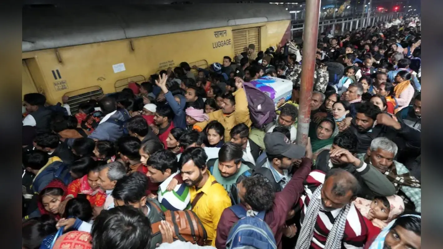 Stampede: बिहार के 9 लोगों की नई दिल्ली रेलवे स्टेशन भगदड़ में मौत, भीड़ ने उजाड़ दिया परिवार