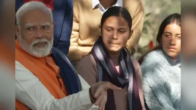 PM Modi: पीएम मोदी ने छात्रों से कहा,’बेज्जइती न हो इसलिए छात्रों के भविष्य से खिलवाड़ कर रही है AAP सरकार