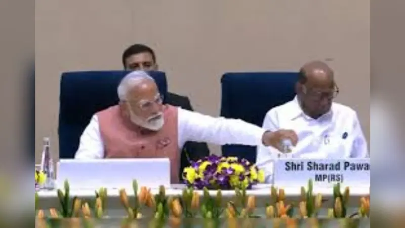 Video: पीएम मोदी के इस अंदाज ने लोगों का जीता दिल, देखें वीडियो