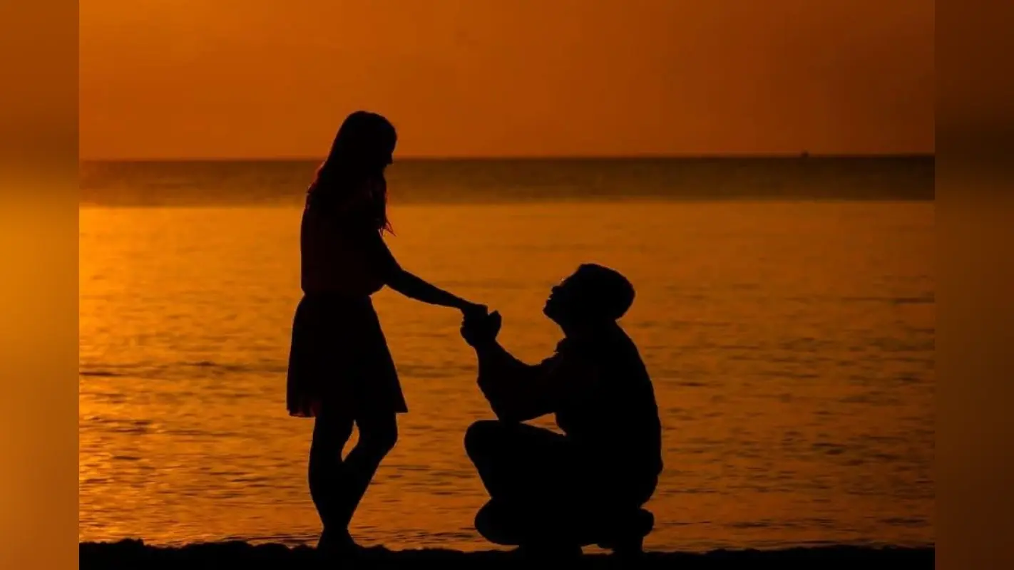 Propose Day Shayari: प्रपोज डे पर शायराना अंदाज में करें प्यार का इजहार, एक बार में बोल देगी ‘हां’