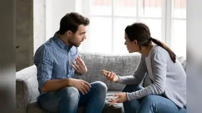 Relationship Tips: कहीं आपकी गर्लफ्रेंड धोखेबाज तो नहीं, इन 5 आदतों से करें पहचान