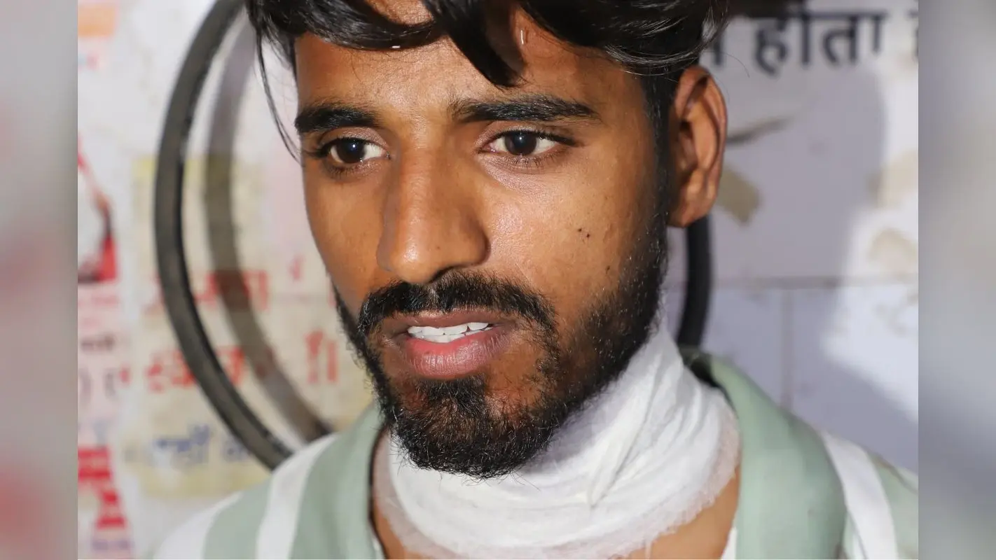 Jamshedpur Crime News: शराब पीने के लिए चिकन देने से किया इनकार, तो फास्ट फूड विक्रेता पर उस्तरा से किया हमला