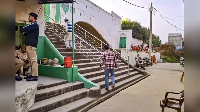 Sambhal Mosque : संभल के जामा मस्जिद की नहीं होगी पुताई