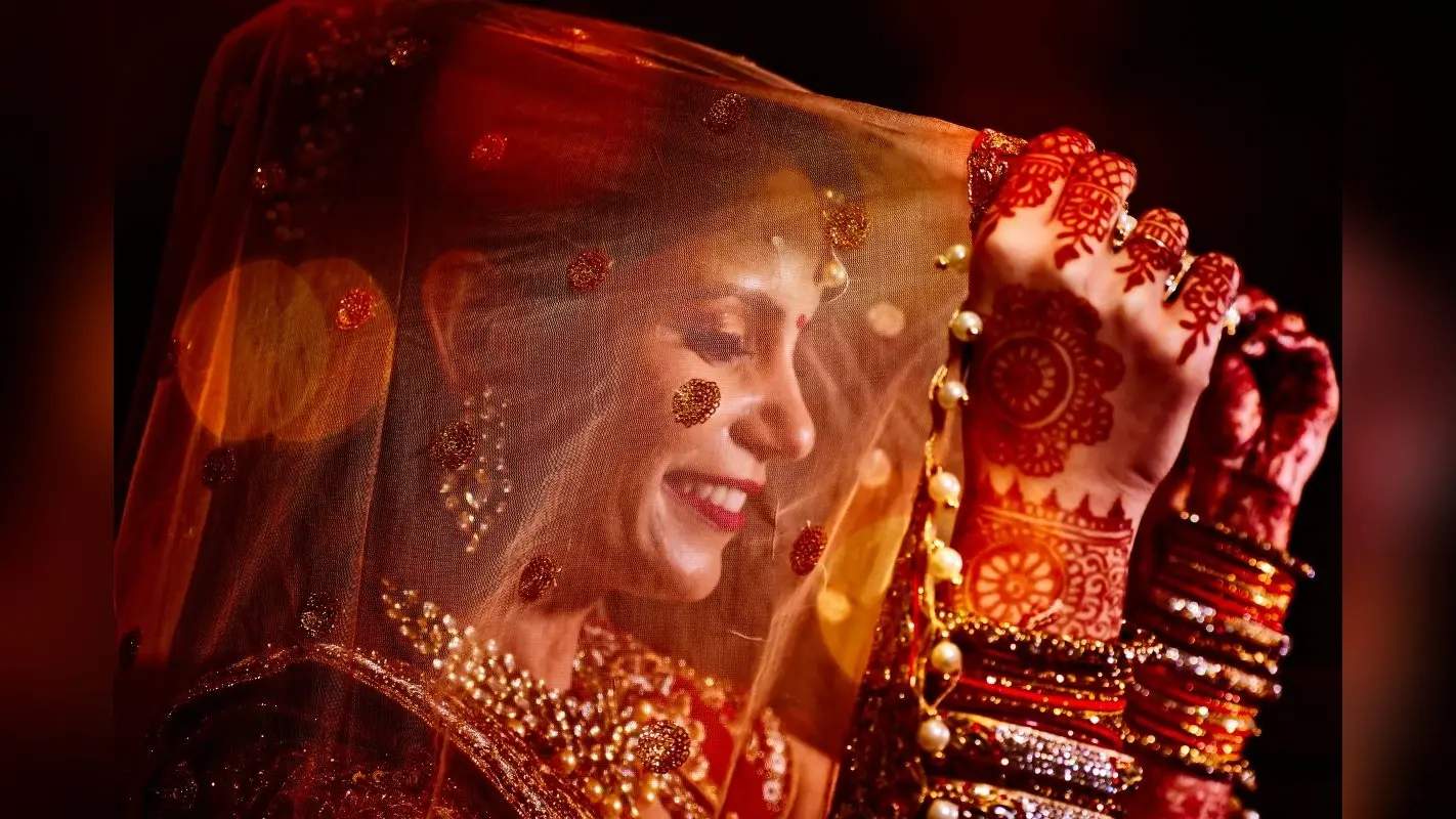 Astro Tips For Married Women: शादीशुदा महिलाओं को ध्यान में रखनी चाहिए ये बातें, वैवाहिक रिश्ते के लिए है शुभ