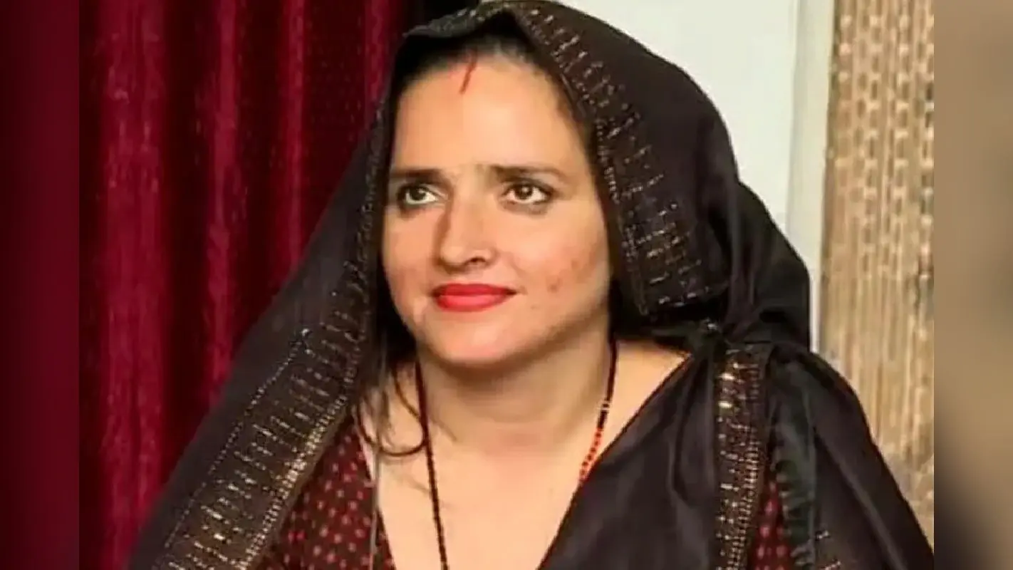 यूट्यूब से हर महीने कितना कमाती है सीमा हैदर? जानें कितने चैनल की है मालकिन